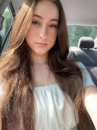 ✨ Staff Spotlight ✨ Say hi to Bella Cole! She's been with Doggie Dude Ranch  for a year and a half and is a senior who adores all animals—especially  dogs! 🐕 We're