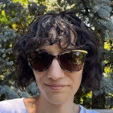 Elise Shaffer's Instagram, Twitter & Facebook