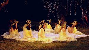 People in the western carpathian mountains and other parts of romania celebrate the sânziene holiday. TradiÈ›ii De Sanziene Ce Se IntamplÄƒ In AceastÄƒ Noapte Impact