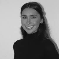 Cara Wade's Instagram, Twitter & Facebook