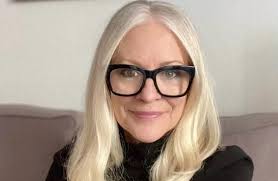 Provider Spotlight: LMFT Psychotherapist Lyn Rowbotham On Recovery In The  Music Industry & Why "There's Always