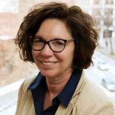 That's a painting?! 🤔🎨🖼️ Artist Margie Livingston pours, splashes, and  drips gallons of acrylic paint in layers to form skins that she shapes into  “paint objects,” like this piece resembling a 2x4.