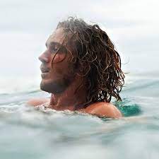 Surfer Hair For Men 21 Cool Surfer Hairstyles 2021 Guide Surf Hair Surfer Hairstyles Surfer Hair