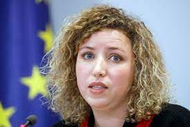 Sarah schlitz is a belgian politician from ecolo. Staatssecretaris Voor Gendergelijkheid Sarah Schlitz Onder Vuur Omdat Ze Naar Event Gaat Waarop Mannen Niet Welkom Zijn Binnenland Hln Be