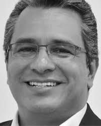 Decarbonizing a city with heat pumps and thermal energy networks