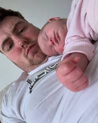 I'll be honest…I don't really know what I'm doing. Do I post TikToks here  too?? 🤣 follow me there for more #content . . #songchallenge #musicquiz  #presenter #radiopresenter