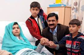 He is a leading educational advocate. Malala Yousafzai Ist Zum Vorbild Vieler Junger Frauen In Sudasien Geworden In Der Bilderstrecke Stellen Wir Die 17 Jahrige Vor Stuttgarter Zeitung