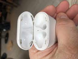Metal Shavings Stuck To Airpods Case Apple Community