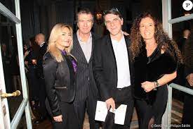 Il étudie l'art dramatique au conservatoire de montpellier, puis quitte ses études de médecine alors qu'il est à cochin. Philippe Caroit Tex Et Sa Femme Beatrice Diner De La 42eme Edition Du Prix The Best Au Cercle De L Union Interaliee A Paris Le 25 Janvier 2019 C Philippe Ba Purepeople