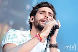 Born in barcelona, soler initially played in a pop group called urban lights with his brother and a few friends. Alvaro Soler Die Reisen In Die Fantasie