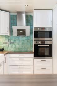 Cocinar en microondas es sano / foto: Columna Horno Microondas Cocinas Pequenas Cocinas De Casas Pequenas Diseno Muebles De Cocina