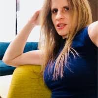 Angela Perna's Instagram, Twitter & Facebook