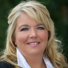 Susan Sweetman's Instagram, Twitter & Facebook