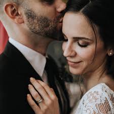 Whether it's to pass that big test, qualify for that big prom. Gluckliche Paare Isabel Merfort