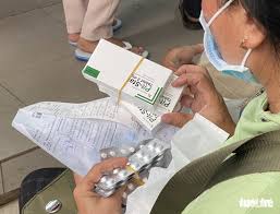 Bệnh nhân lãnh đủ vì thiếu thuốc, vật tư y tế - Tuổi Trẻ Online