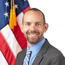 Understanding Cyber Warfare: Politics, Policy and Strategy: Whyte,  Christopher, Mazanec, Brian: 9781138640627: Amazon.com: Books