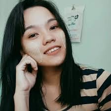 Khin Win's Instagram, Twitter & Facebook