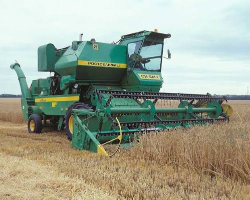 Rostselmash Niva-Effect Combine