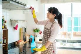 Kebersihan dapur selalu terjaga dan keesokan harinya, dapur sudah bisa beroperasi dan digunakan dengan baik tanpa perlu membersihkan sampah dan kotoran di hari kerja sebelumnya. 6 Tips Menjaga Dapur Bebas Bakteri Alodokter