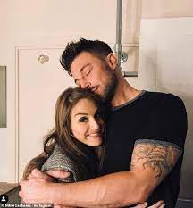 (mike marsland/wireimage) duncan james has opened up about his teenage daughter being bullied by vile trolls on social media because of her father's sexuality. She Looked So Thin Duncan James Reveals He Begged Nikki Grahame To Eat Geeky Craze