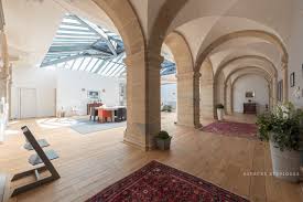 Agence Immobiliere Bourgogne Franche Comte Espaces Atypiques En 2020 Bourgogne Appartement Terrasse Agence Immobiliere