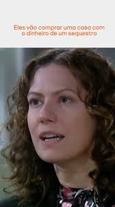 A Flora já tem o plano para arranjar o dinheiro que o Dodi quer. 😬 O Dodi  e os seus capangas vão sequestrar a Lara e levar a Flora com ela, para não  levantar suspeitas. Mas será que vai correr como ...