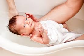 Tips for finding the best baby bathtub, including 7 non toxic baby bath tubs to consider bathing a newborn is intimidating, even for experienced parents. Never Leave Your Baby Alone In The Bath Healthy Families Bc