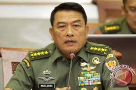 Moeldoko beserta ketua umum dharma pertiwi ibu koes moeldoko dan gubernur sumatera. General Moeldoko Approved As New Indonesian Military Chief Antara News