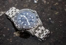 The second iteration, the br02, was pretty, but fairly impractical as a real world dive watch. Jack Mason Automatic Diver Review A Detailed Look Hype Style