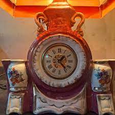 Lanshire clock lamp