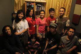 Yang rindu untuk berkumpul bersama keluarga besar, kerabat, dan teman di to. Lirik Lagu To Manglaa Info Toraja