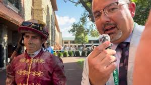 IRAD ORTIZ JR @irad_ortiz 🇵🇷 comparte con Carlos Morales más detalles  sobre su victoria con NAKATOMI en el PHOENIX STAKES G2