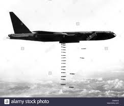 Résultat de recherche d'images pour "GUERRE DU VIETNAM BOMBE"