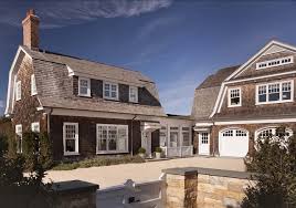 A much needed escape from city life, an opportunity to be more playful in your styling, and the perfect place to host summer bbqs and pool parties. Classic Hamptons Beach House Home Bunch Interior Design Ideas