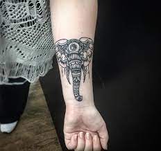Simple And Nice Mosaic Face Of Elephant Wrist Tattoo Tatuajes De Elefantes Elefante Tribal Cubrir Tatuaje En La Muneca