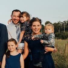 laura totten (@lauratotten3)