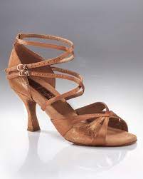 De schoenen bieden comfort, kwaliteit en een mooie look. Pin On Fashion