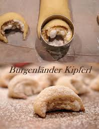 Burgenlander Kipferl Gudrun Von Modling Platzchen Backen Rezepte Rezept Kekse Platzchen Backen