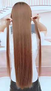 This style boasts all the details of a formal updo (a bouffant, a headband braid and bun) but looks absolutely spontaneous and relaxed. Neuefrisureen Club Long Hair Styles Hair Styles Long Hair Video