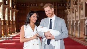 薩塞克斯公爵夫人梅根（英語： meghan, duchess of sussex ，1981年8月4日 － ），英國王室成員，王儲次子薩塞克斯公爵 哈利王子之妻，原名瑞秋·梅根·馬克爾（英語： rachel meghan markle ），婚前於美國從事時裝 模特兒、代言人以及演員等職業，曾與 崔佛·英格森 （ 英語 ： trevor engelson ） 有一段兩年的. S82joujfryzcdm