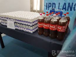 Penyediaan ubat batuk boleh membantu menghilangkan batuk. Bernama On Twitter Ketum Dalam Bentuk 18 Liter Cecair 10kg Daun Bersama Sama 600 Botol Ubat Batuk Berjaya Dirampas Polis Langkawi Dalam Satu Operasi Semalam Https T Co Fergycqb0p