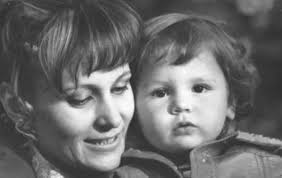 Vineri, 09 octombrie 2020, ora 18:11. Cum AratÄƒ Mormantul Tatianei Iekel Fosta SoÈ›ie A Lui Florin Piersic Ce Obiecte I Au Adus ApropiaÈ›ii Stiri Vedete Si Evenimente Viva Ro