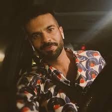 Adnan Malik's Instagram, Twitter & Facebook