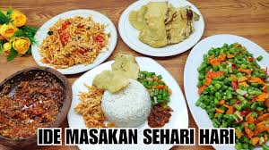 Kalau ingin olahan ayam yang pedas bisa membuat ayam suwir pedas gaya bali. Ide Masakan Sehari Hari Part 1 Ayam Suwir Pedas Oseng Wortel Buncis Kol Goreng Krispi Sambel Youtube