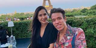 Hace algunos días, el deportista rigoberto urán compartió el momento en el que le cortaba las puntas del pelo a su esposa, michelle durango. Rigoberto Uran Sera Papa Y Ya Le Tiene Nombre A Su Hija Noticentro 1 Cm