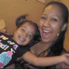 What time should I arrive to watch Paint the Night at Disneyland with a  good view?