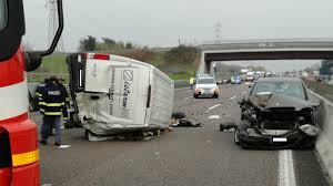 Incidente sull'autostrada a1, bilancio pesantissimo: Incidente Mortale Sulla A4 Autostrada Chiusa Foto Video Prima Treviglio