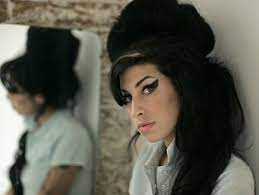 Rolling stone hat alle infos zu ihrem viel zu frühen tod im jahr. Amy Winehouse Alkohol Als Todesursache Bestatigt Der Spiegel