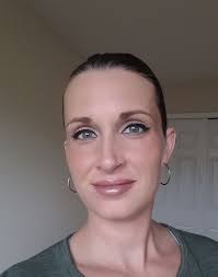 Makeup look: shell glitter eyes, rose lips