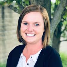 Alicia Painter's Instagram, Twitter & Facebook